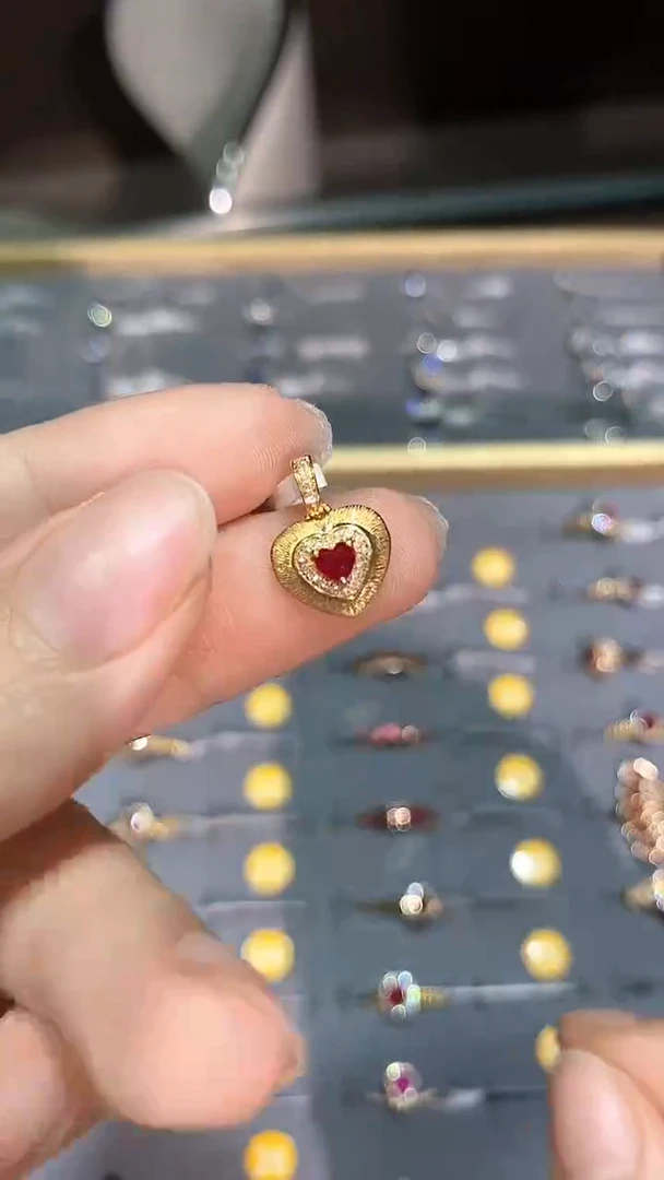 吊坠(不含链)18K金镶嵌红宝石