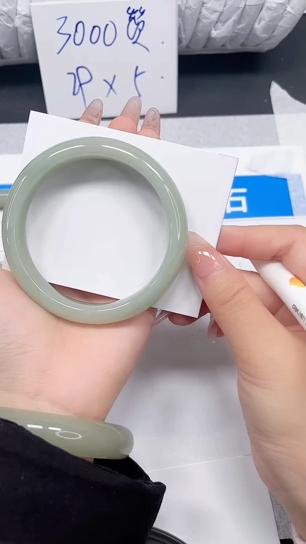 未镶嵌手镯石英质玉65-60.7