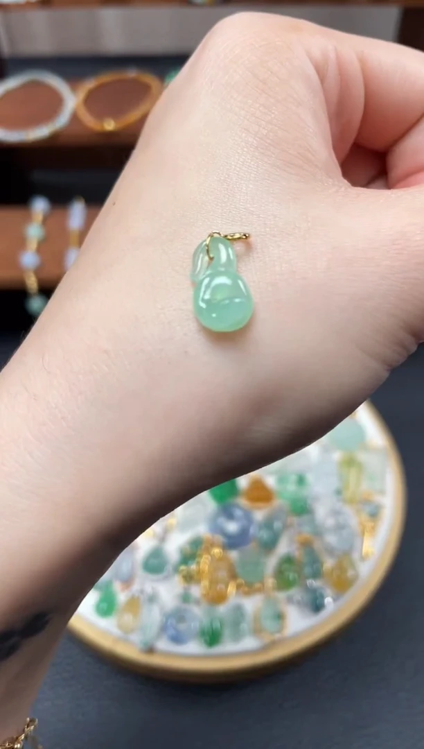 【闪购商品】翡翠吊坠(不含链)18K金镶嵌一个  JK688