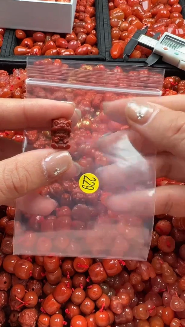 【闪购商品】南红玛瑙颈饰未镶嵌1