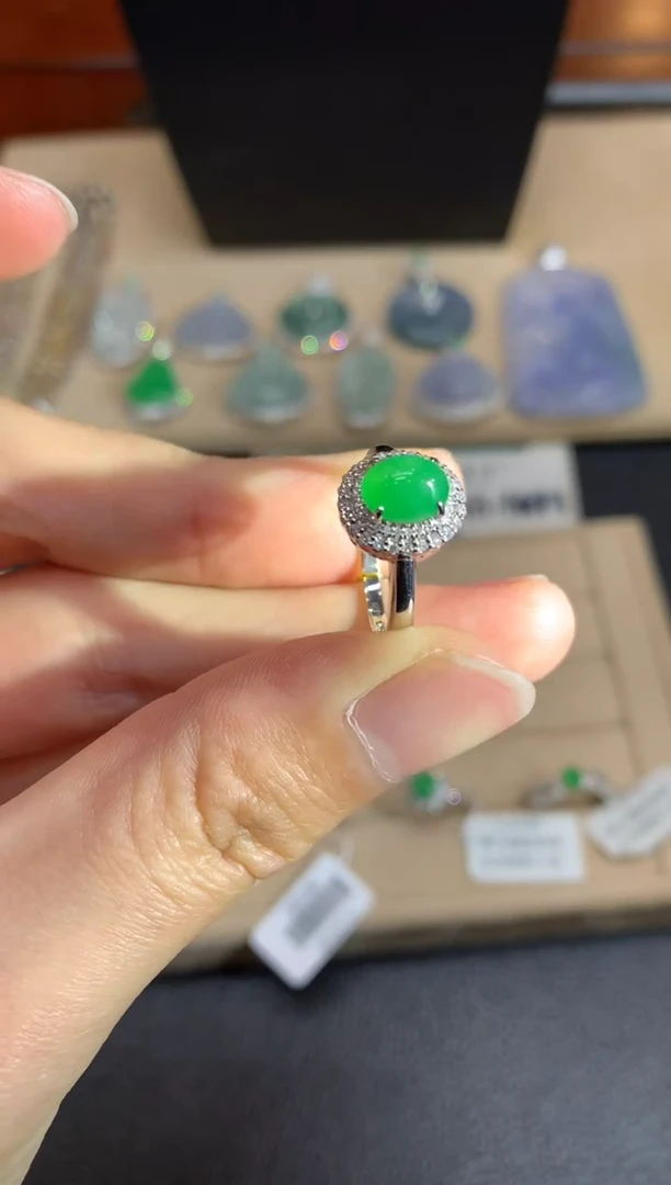 【闪购商品】翡翠戒指18K金镶嵌蛋面【无服务费】