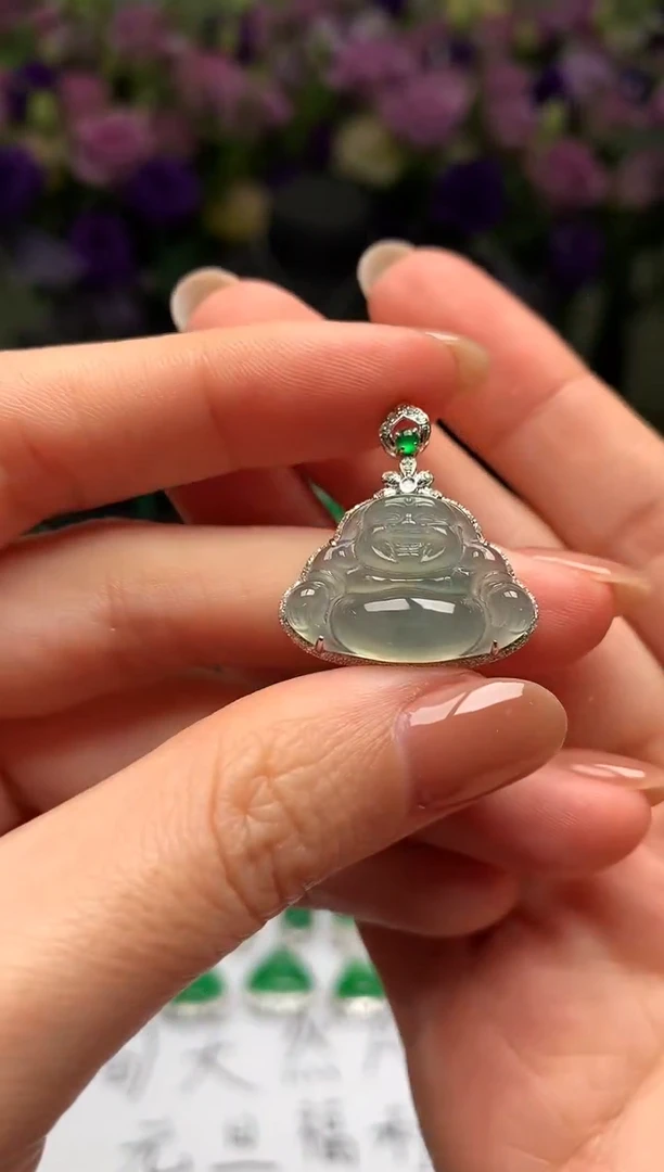颈饰18K金镶嵌翡翠佛公
