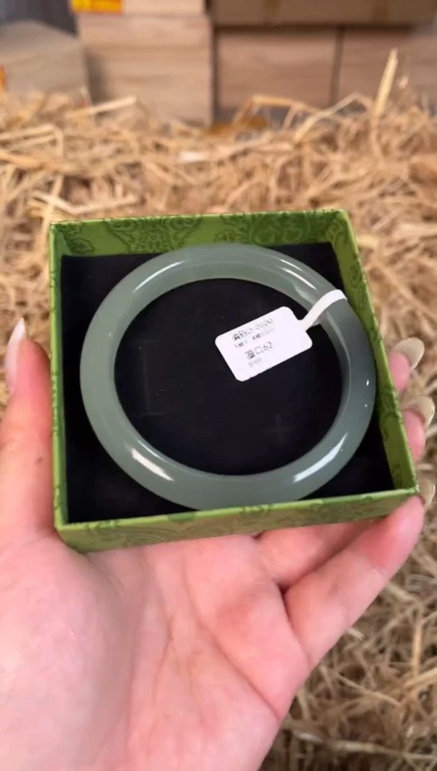 未镶嵌手镯石英质玉D-0600