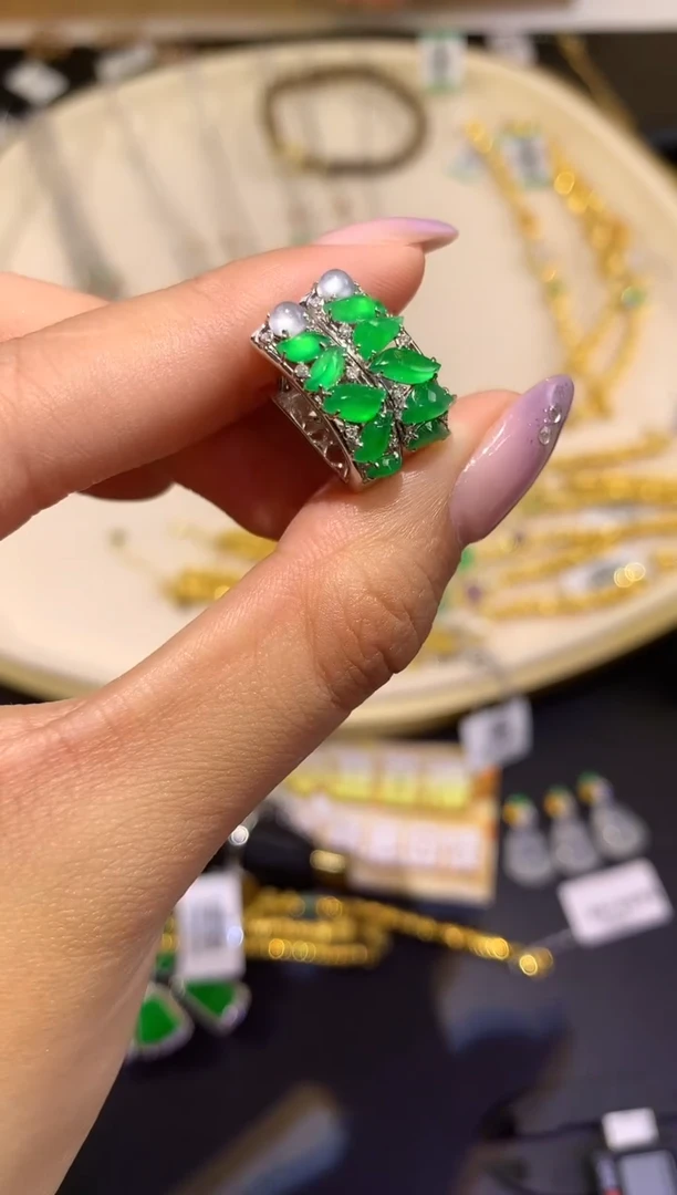 翡翠18K金镶嵌耳饰耳饰A148丨6800