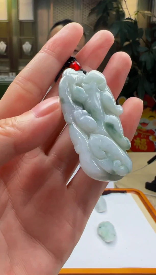 翡翠未镶嵌颈饰YQ2025-8-10-2