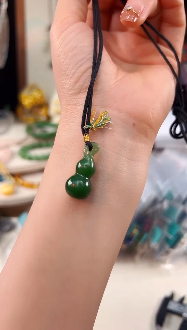 未镶嵌和田玉吊坠@@A221D019434