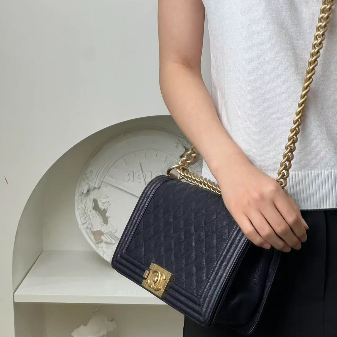 95新 Chanel/香奈儿 leboy中号蓝金荔枝牛斜挎包/甄选