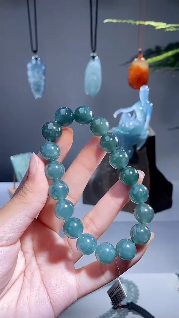 颈饰未镶嵌翡翠手串