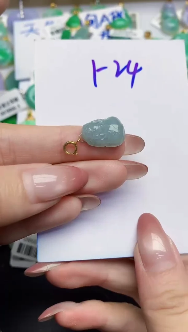 翡翠未镶嵌颈饰天然缅甸A货翡翠