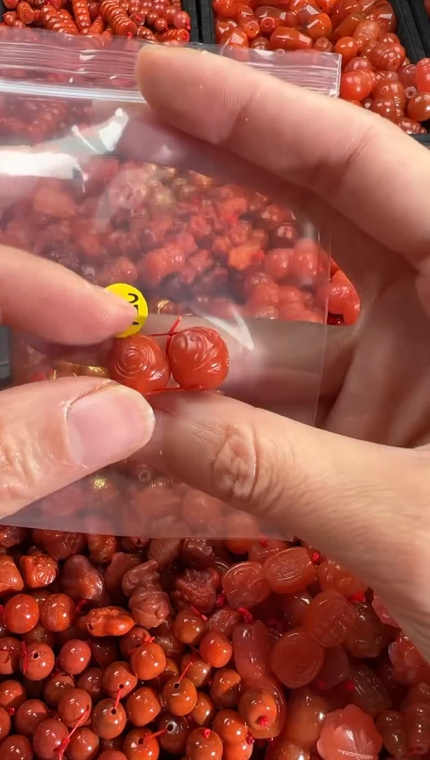 【闪购商品】南红玛瑙颈饰未镶嵌1