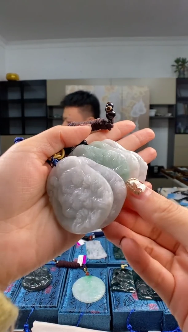 颈饰未镶嵌翡翠多样性发其一