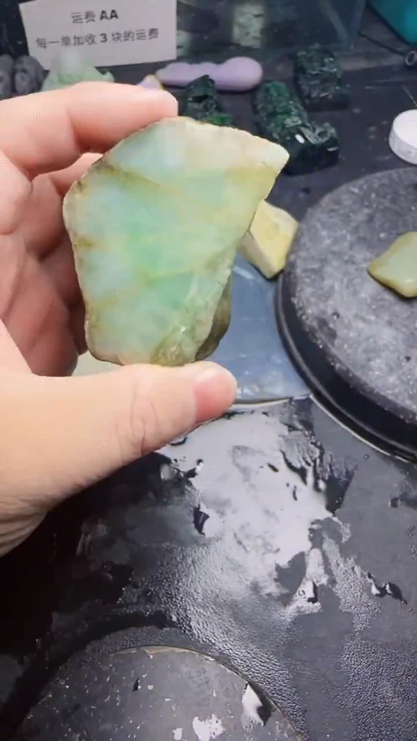 翡翠挂件未镶嵌天然翡翠097