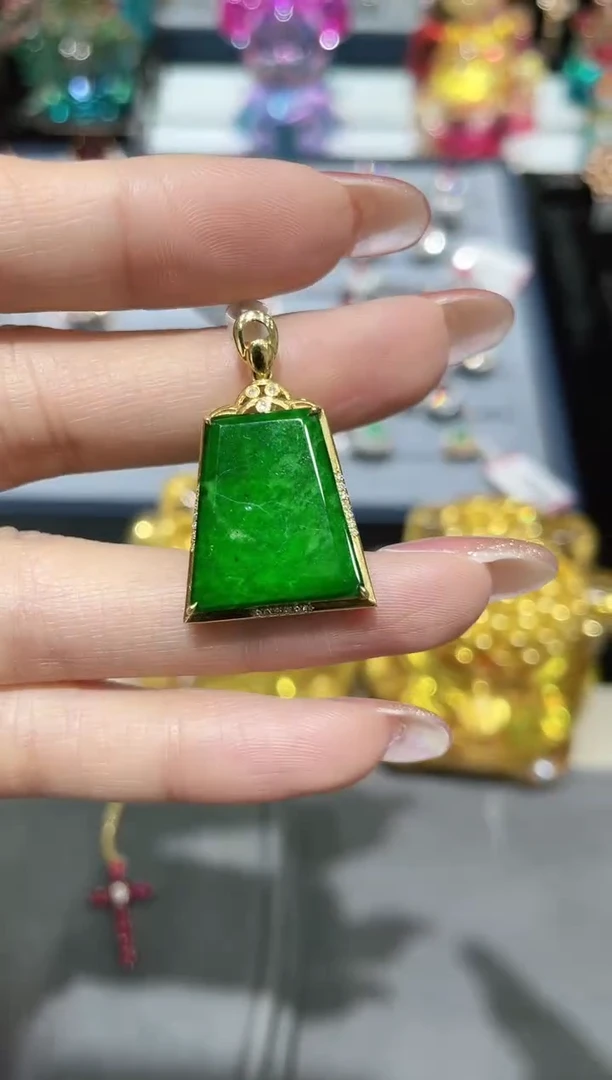 翡翠18K金镶嵌吊坠(不含链)吊坠