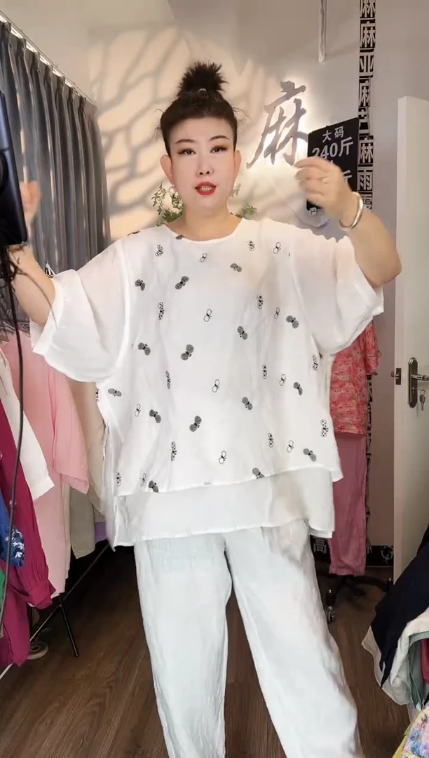 亚麻大码女装系列。