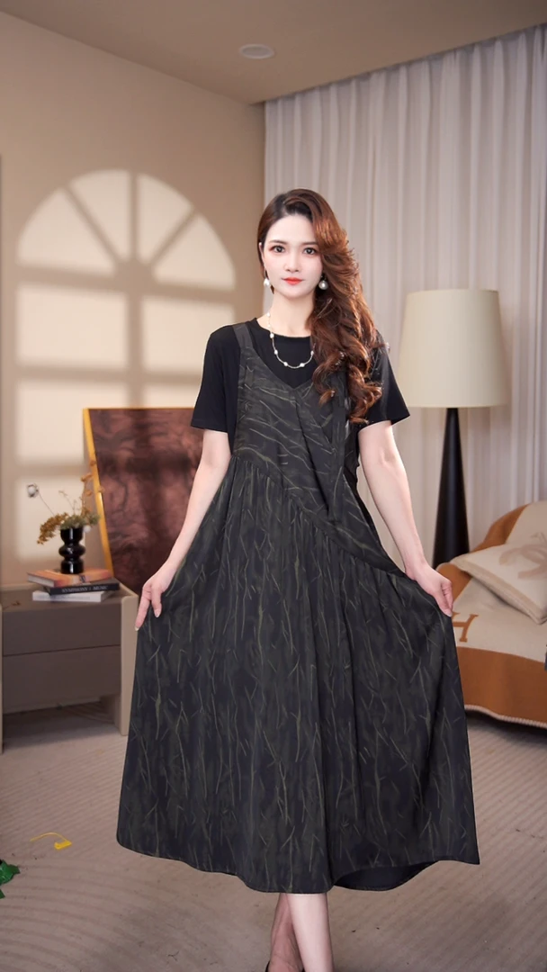 高端品质新款减龄青春时尚休闲背带裙大码气质套装068#