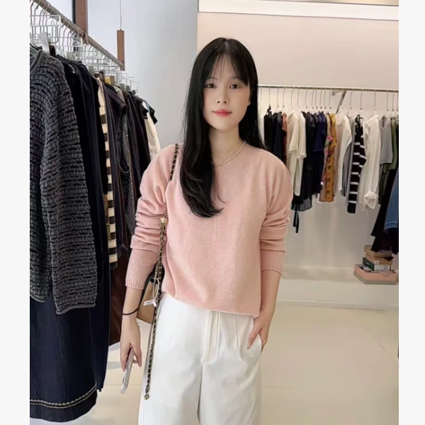 秋季新款领口钉珠无缝一体针织长袖上衣