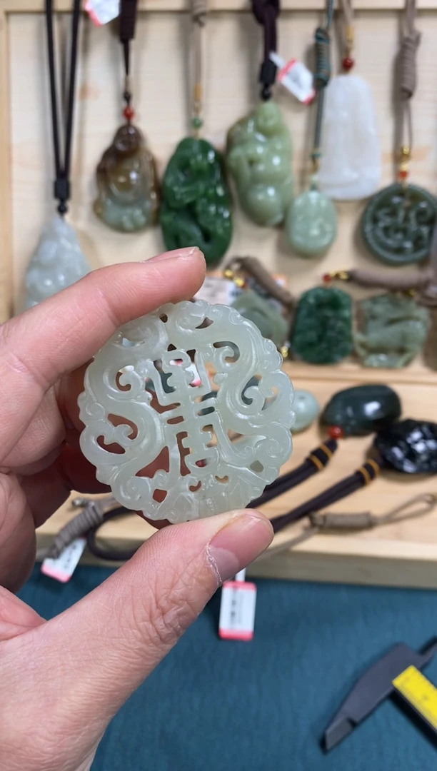 颈饰未镶嵌和田玉1