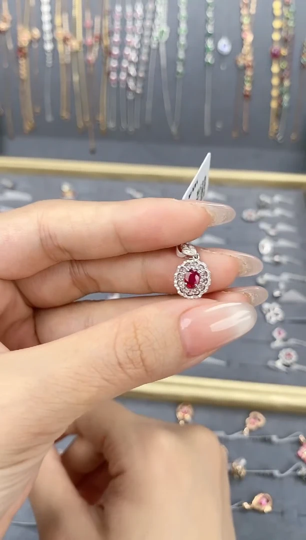 【闪购商品】红宝石颈饰18K金镶嵌吊坠