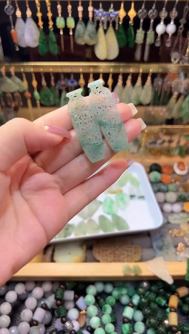 未镶嵌定制翡翠霞*翡翠