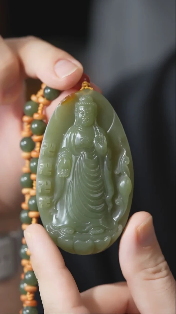 颈饰未镶嵌和田玉大日