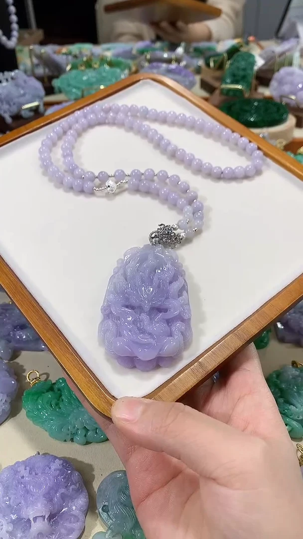 颈饰未镶嵌翡翠吊坠