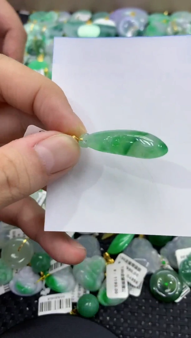 颈饰18K金镶嵌翡翠天然缅甸翡翠A货