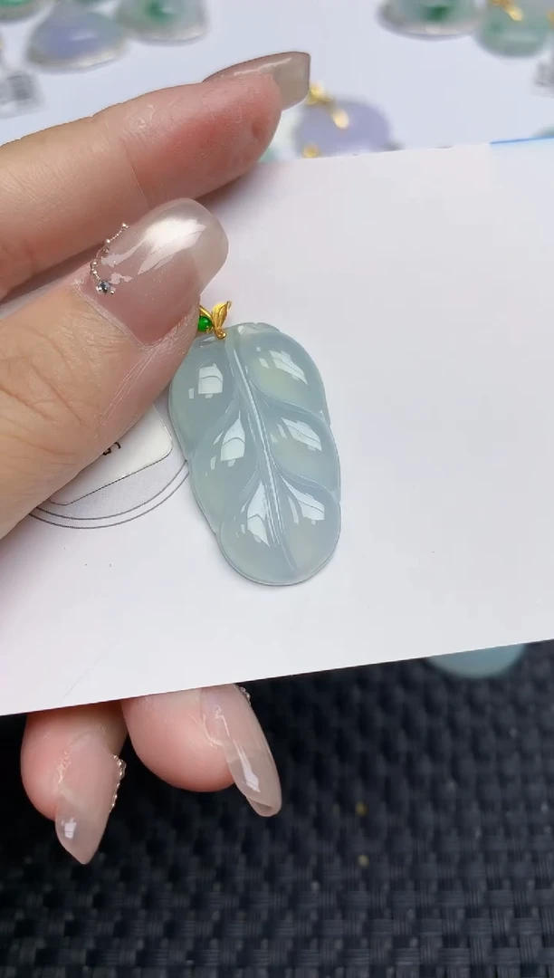 颈饰18K金镶嵌翡翠天然缅甸A货翡翠百元以上9元证书费自理