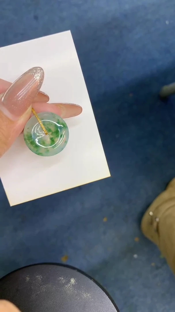 颈饰18K金镶嵌翡翠1