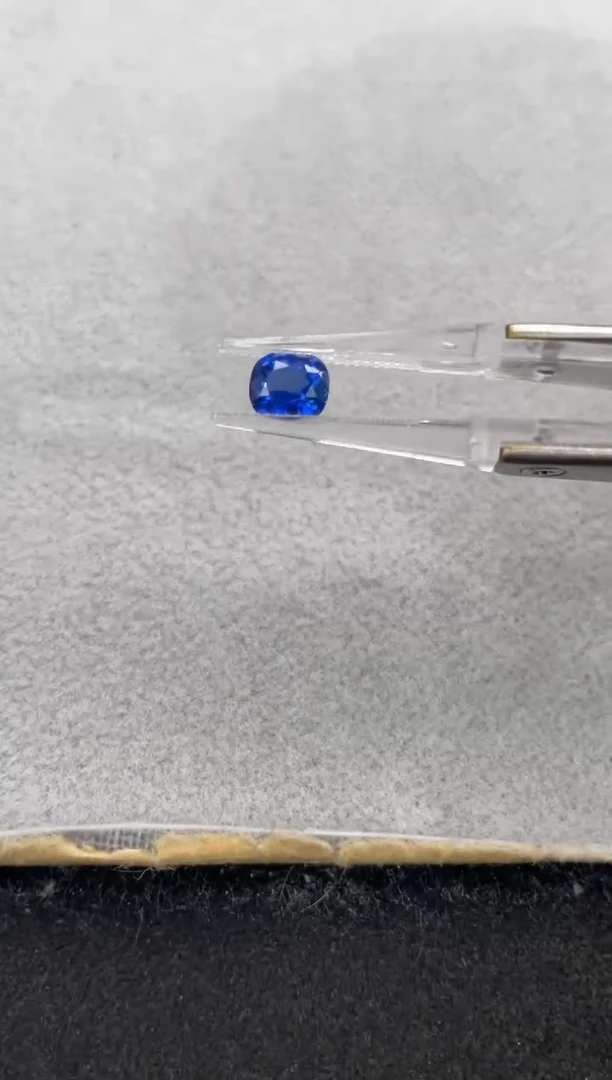 【闪购商品】蓝宝石裸石未镶嵌有烧1.35克拉皇家蓝