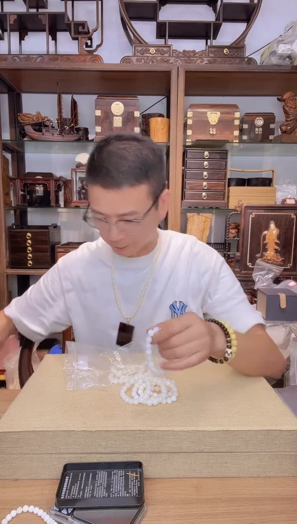 乌木类书架421塑料玉化1.0单圈手串  有气孔瑕疵