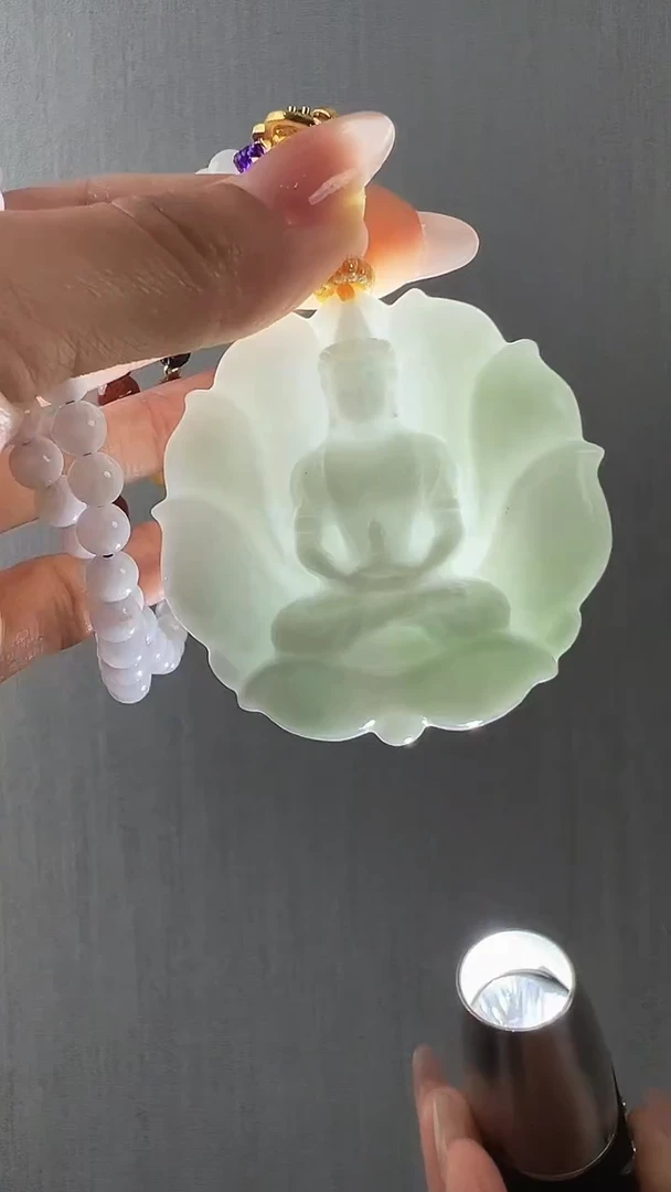 颈饰未镶嵌翡翠观音