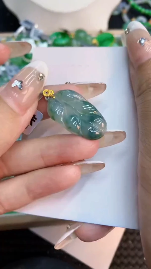翡翠未镶嵌吊坠(不含链)1