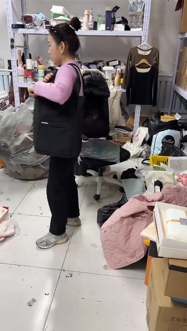 PVC点点小红心 关注主播