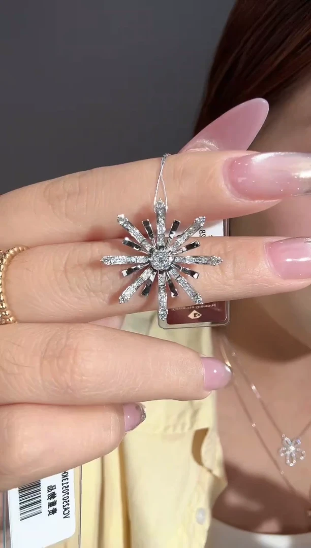 颈饰18K金镶嵌钻石3.23g