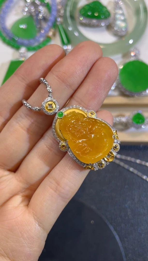 吊坠(不含链)18K金镶嵌翡翠团购1