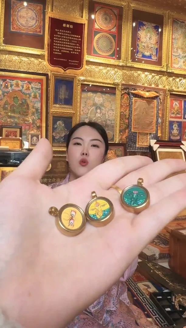 吊坠热贡纯手绘唐卡随机发
