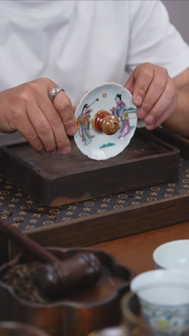 木**生粉彩人物香插