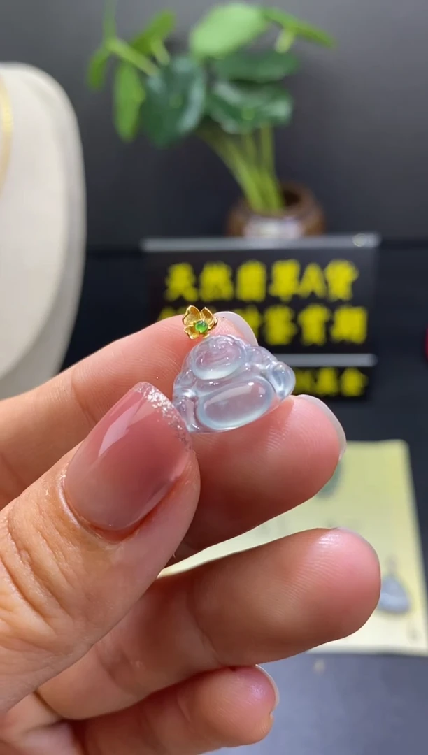 翡翠18K金镶嵌颈饰翡翠吊坠