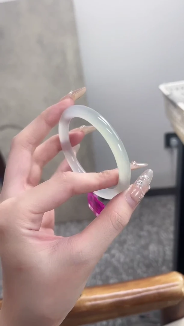 【闪购商品】玛瑙/玉髓手镯未镶嵌55圈 需要包容