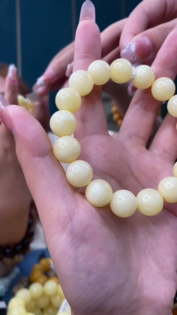 裸石琥珀未镶嵌10/8多样性发其一144