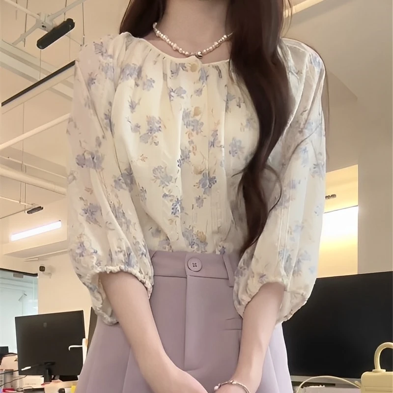 法式复古高级感别致减龄碎花衬衫新款时髦洋气泡泡袖氛围感上衣女