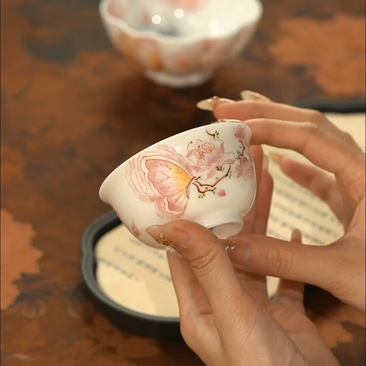 手绘蝶恋花-君吟茶杯LQ0524