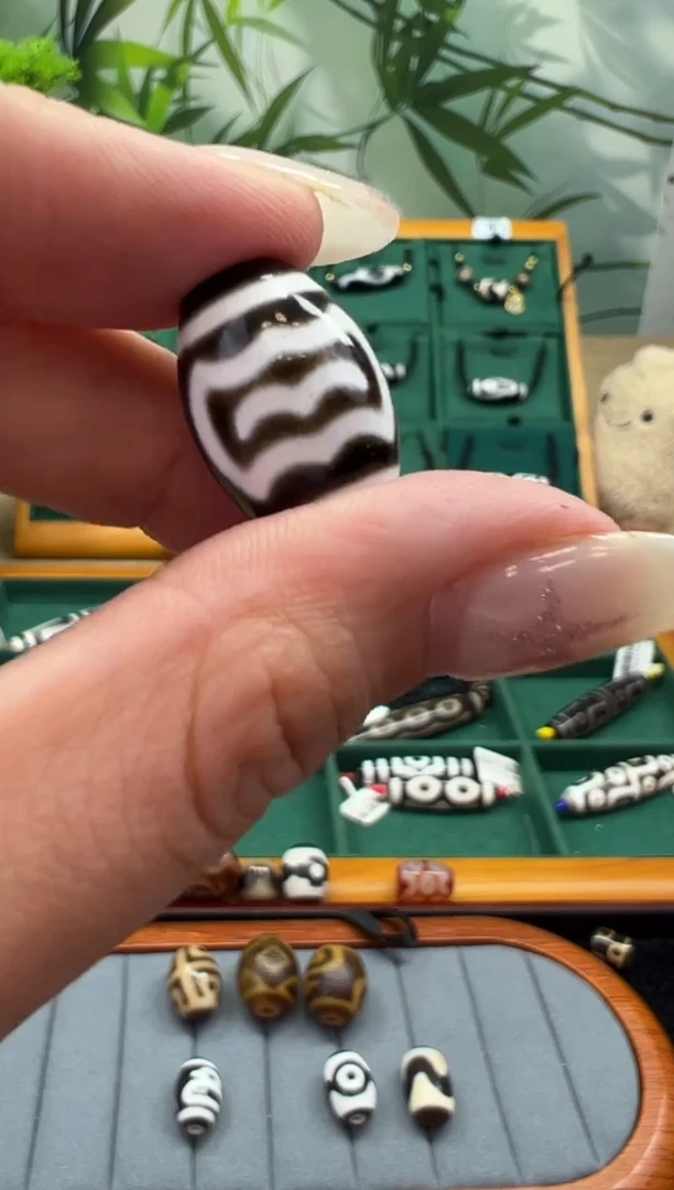 未镶嵌颈饰玛瑙/玉髓（覆膜）30.(微瑕)