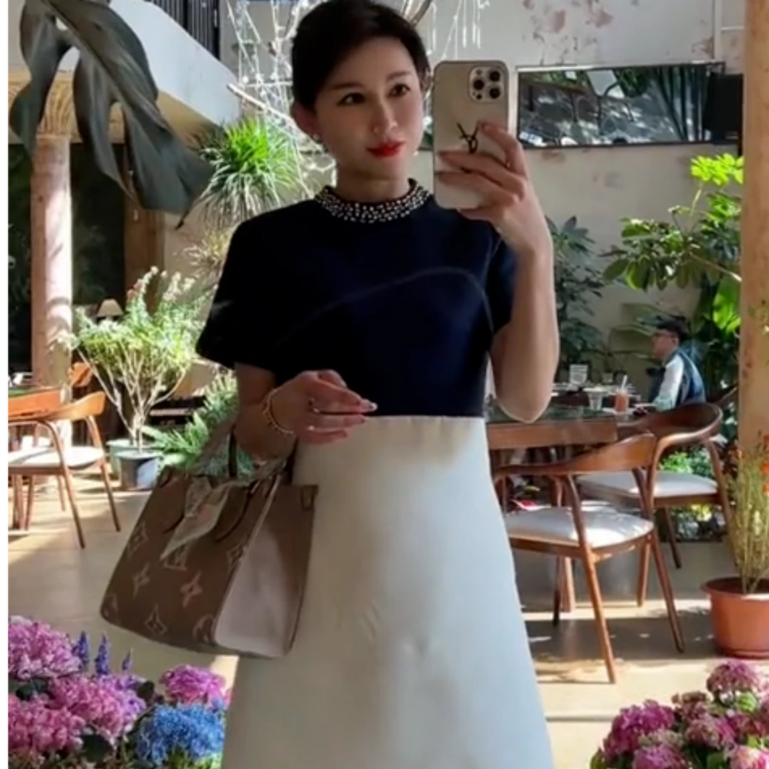 【都市佳人】25152 安妮老板 撞色钉钻收腰气质短袖A字连衣裙