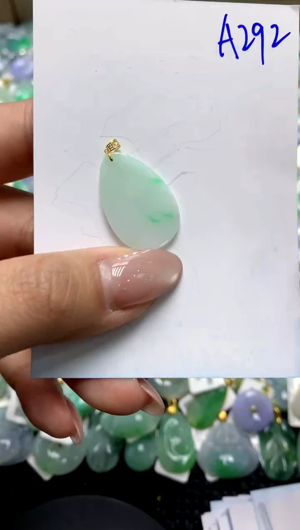 【闪购商品】翡翠颈饰18K金镶嵌111111111