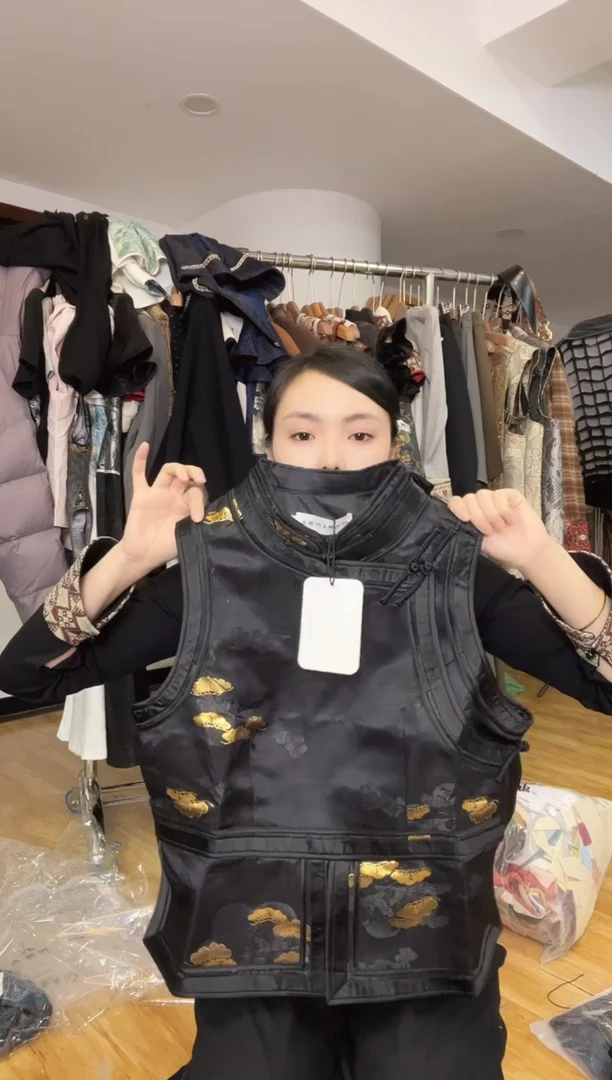 XL码      115-125斤   马甲