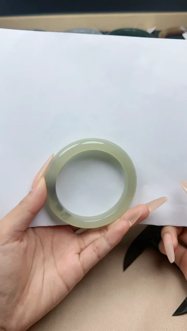 【闪购商品】和田玉手镯未镶嵌57圈口YY