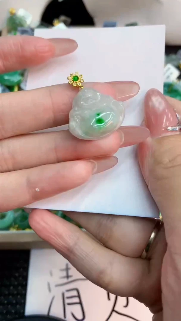 翡翠未镶嵌吊坠(不含链)1