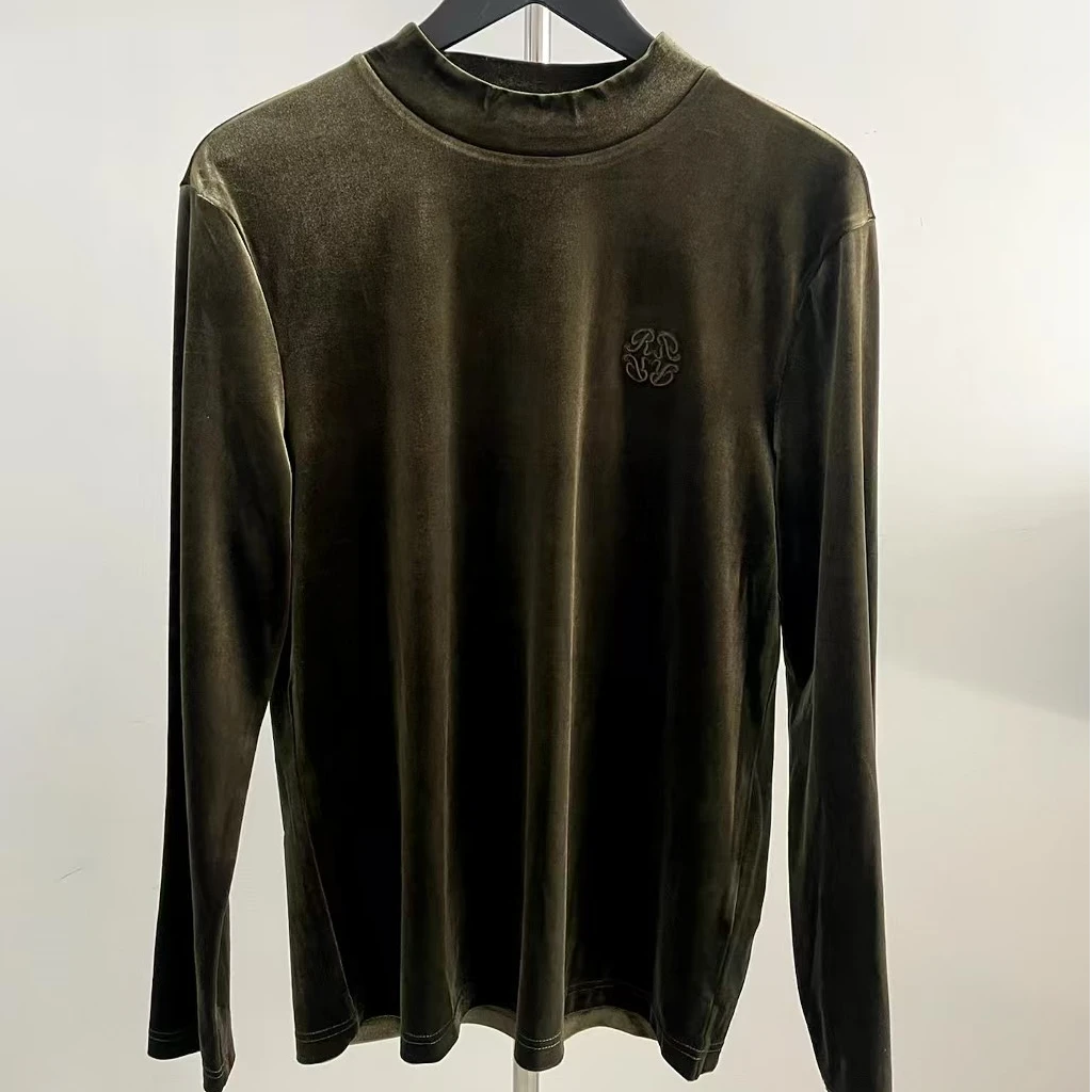 ct606男士军绿色简约百搭胸前刺绣军绿色半高领长袖上衣