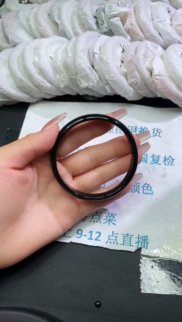 手镯玛瑙/玉髓未镶嵌玛瑙手镯